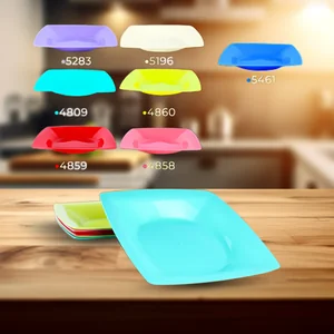 Prato Quadrado Plásticos Ideal – Resistente, Versátil e Perfeito para Todas as Ocasiões