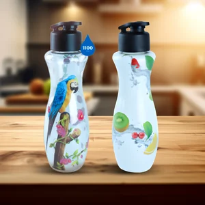 Squeeze Berlim Decorada 1100ml Plásticos Ideal – Prática, Estilosa e Perfeita para o Dia a Dia