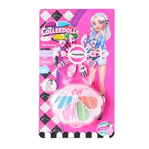 1131 - Maquia Belaboneca 4 e Unhas