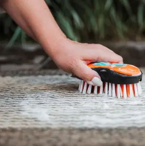 Escova para lavar multiuso, com cerdas de PET de dureza média. Para uma escovação mais eficaz