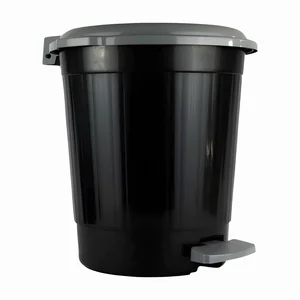 Lixeira C/ Pedal 7L Preta PlasMotta Ref. 83